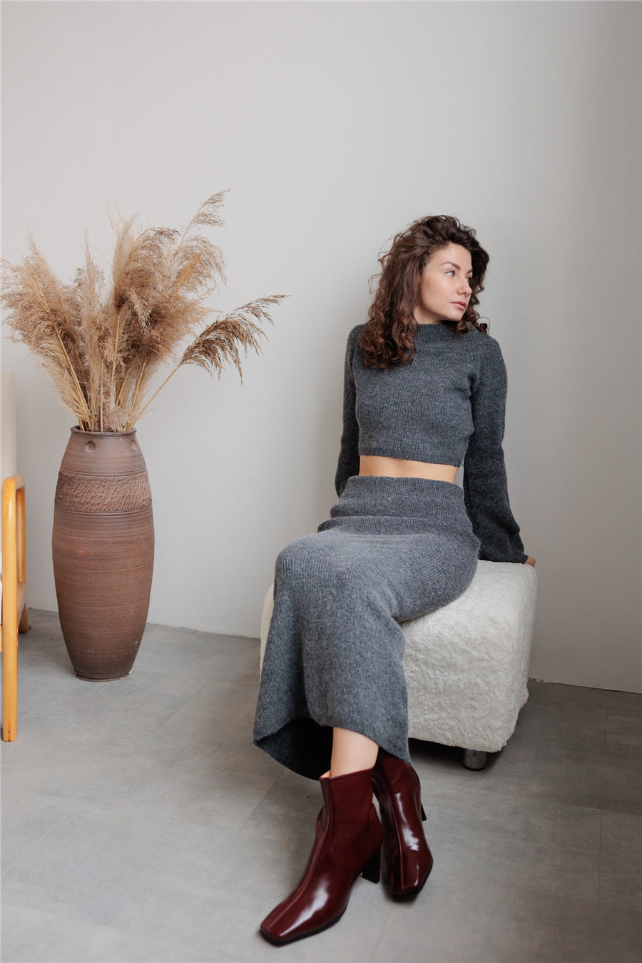 One-Piece Skirt Sweater Set for Women One-Shoulder Knit Top Pencil Skirt INS