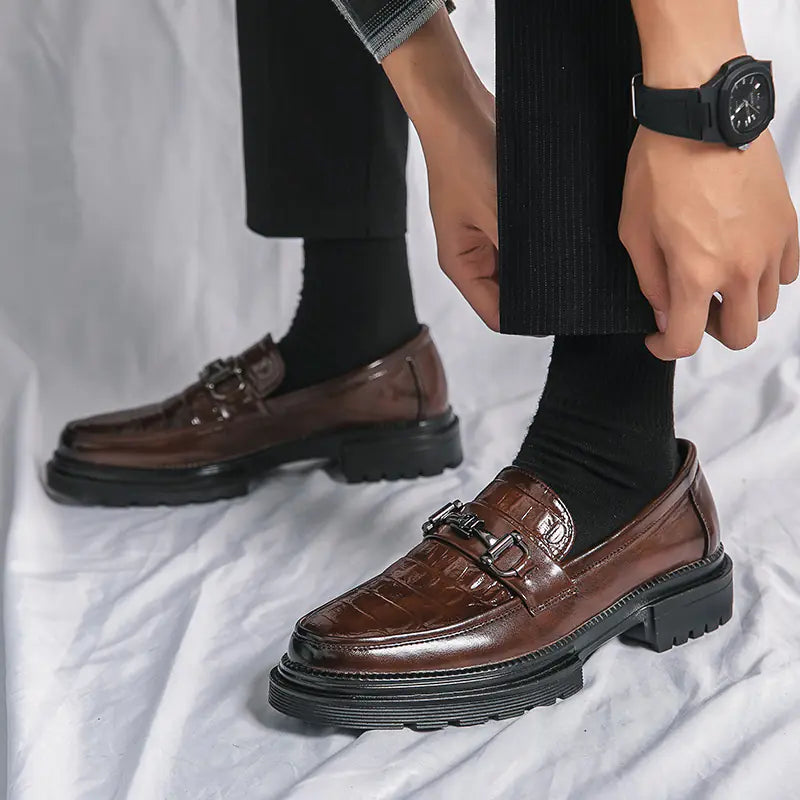 Korean Style Casual Pointed Fashion Shoes for Stylists