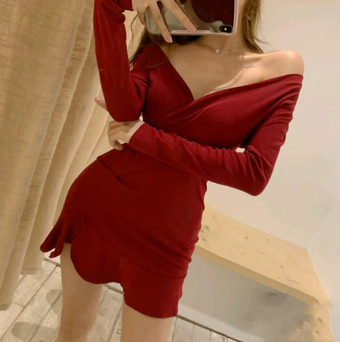 V-Neck Long Sleeve Dress with Fitted Mermaid Style