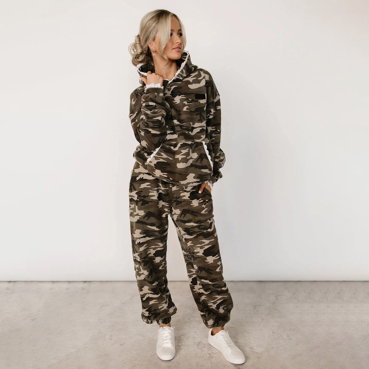 Print Hooded Sweatshirt and Cuffed Long Pants Comfortable Two-Piece Set