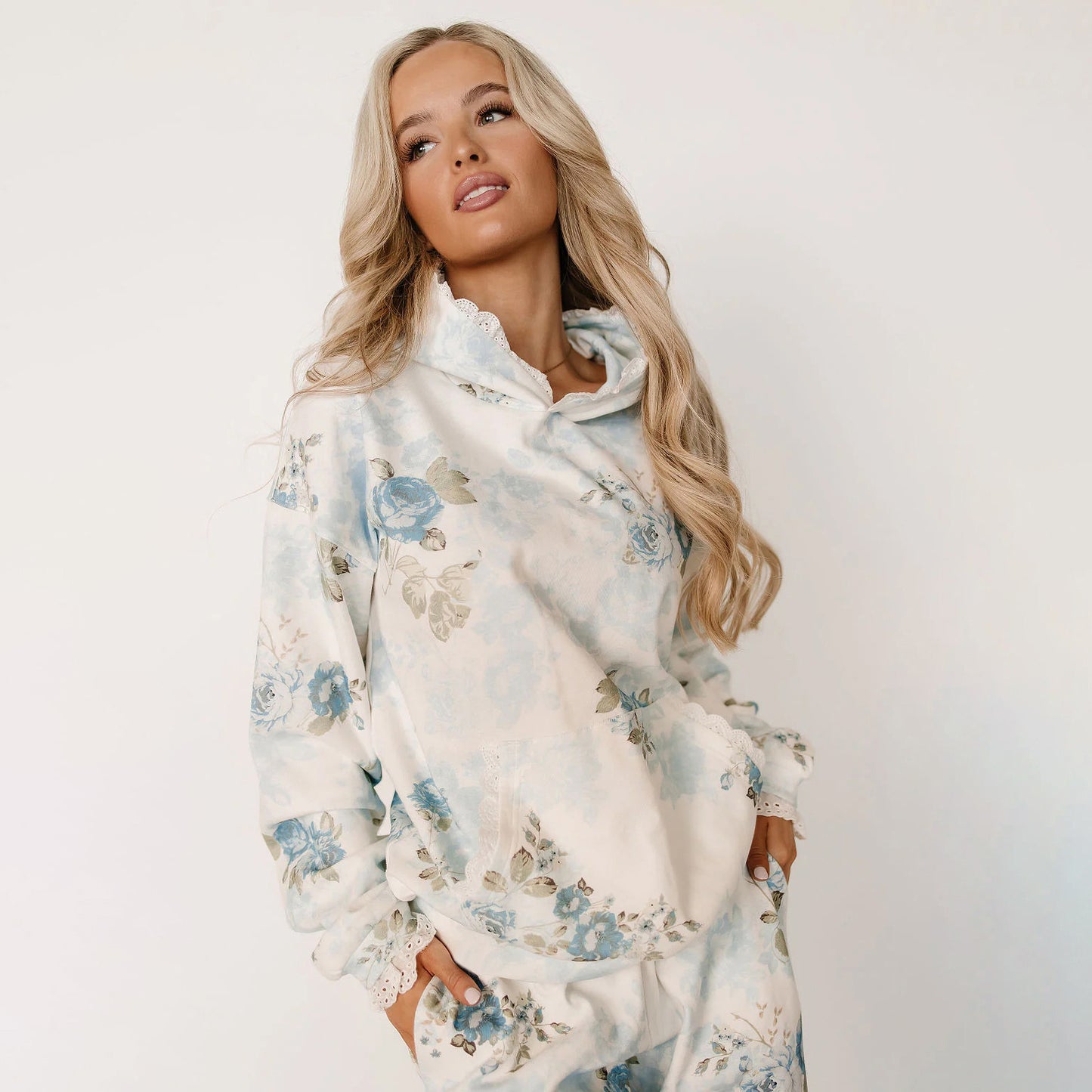 Print Hooded Sweatshirt and Cuffed Long Pants Comfortable Two-Piece Set