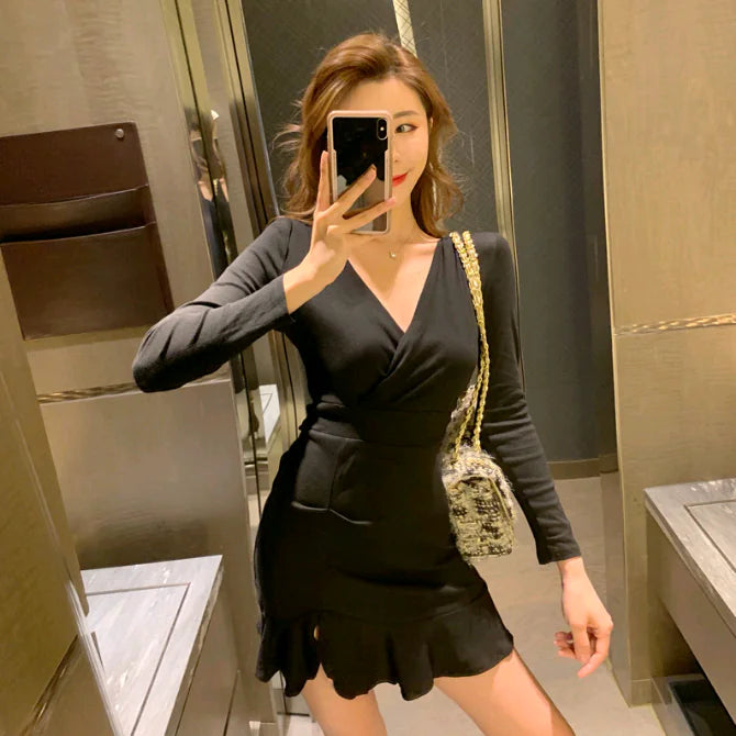V-Neck Long Sleeve Dress with Fitted Mermaid Style