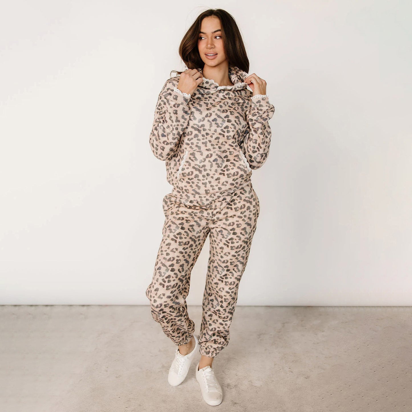 Print Hooded Sweatshirt and Cuffed Long Pants Comfortable Two-Piece Set