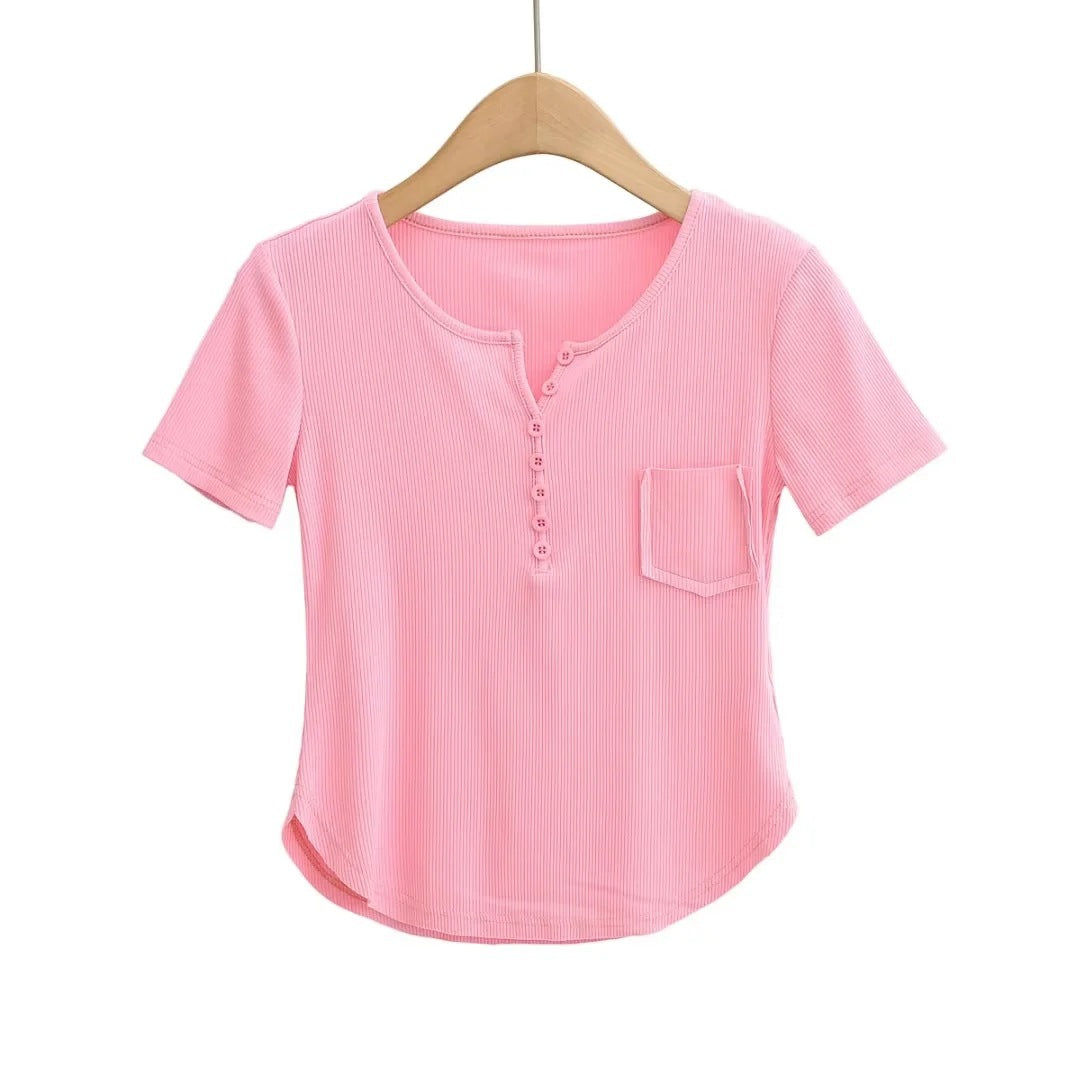 Round neck small breasted pocket short sleeved T-shirt