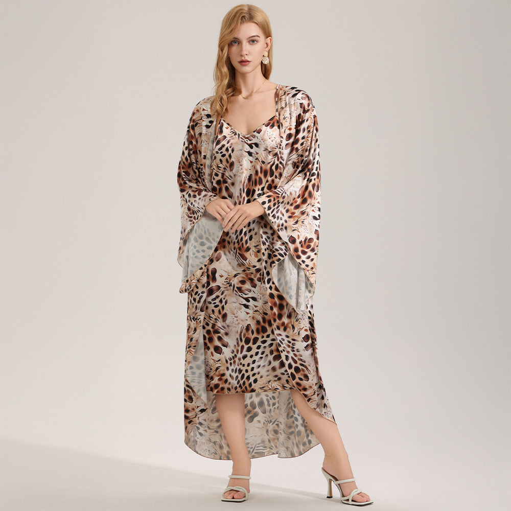 Two piece set of camisole outer robe