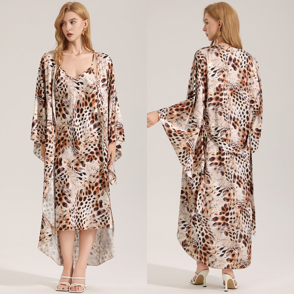 Two piece set of camisole outer robe
