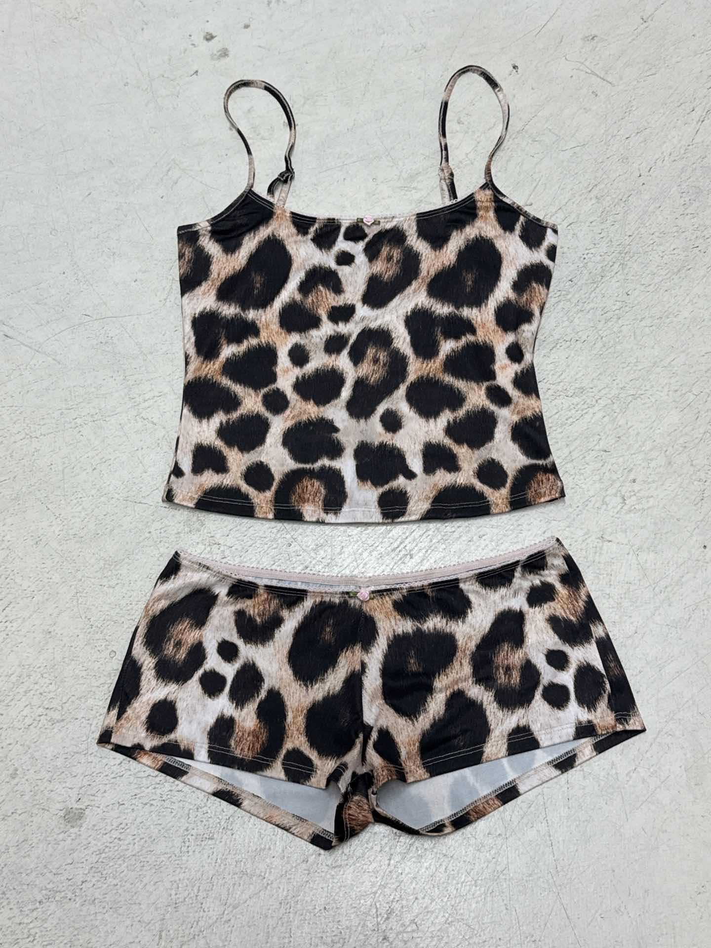 Leopard Print Tight Strapless Top  Low Waist Hot Skintight Three-Quarter Pants Sexy Casual Suit for Women