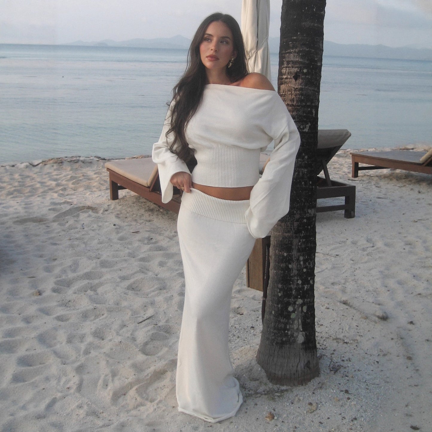 Sexy One-Shoulder Polar Fleece Long Sleeve Top and High-Waist Folded Waistband Versatile Skirt Two-Piece Set