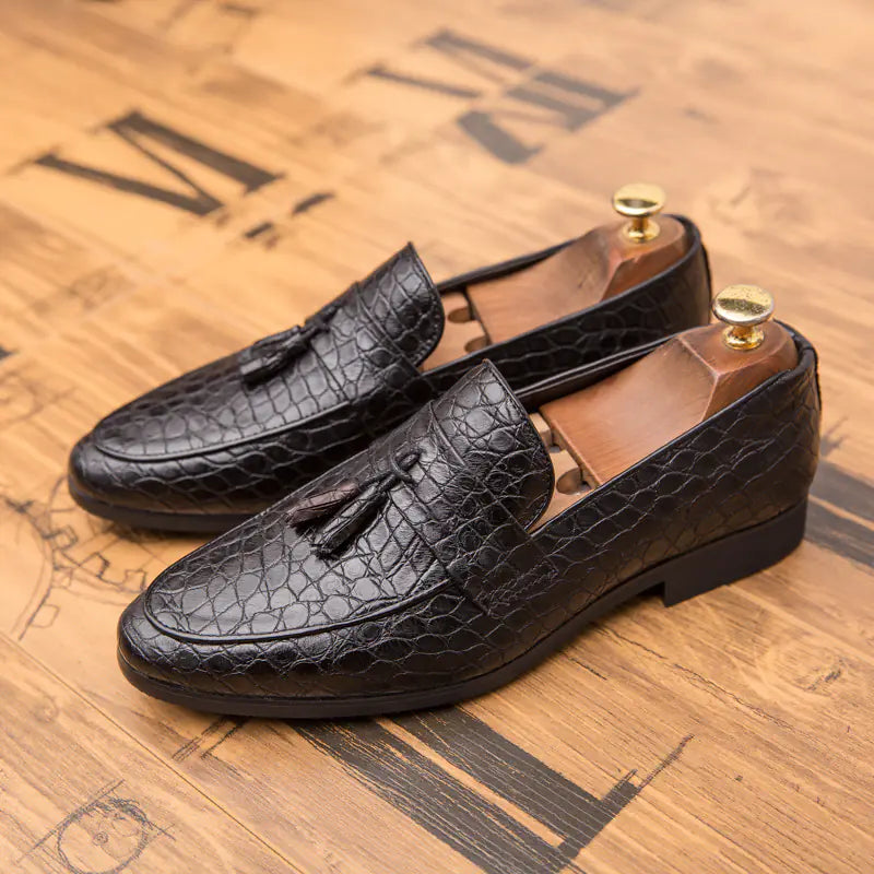 British Men's Pointed Shoes for Nightclub Stylists