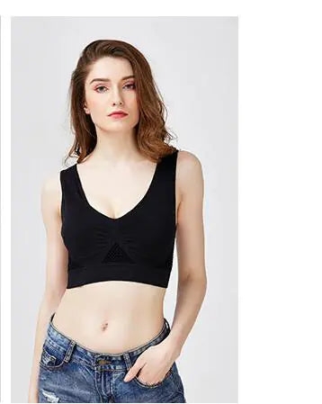 Plus Size Sports Bra with Breathable Cutouts for Yoga