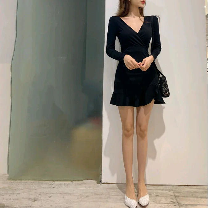 V-Neck Long Sleeve Dress with Fitted Mermaid Style