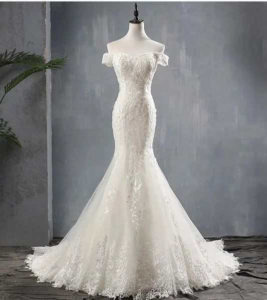 2020 New Mermaid Lace Wedding Dress with Train