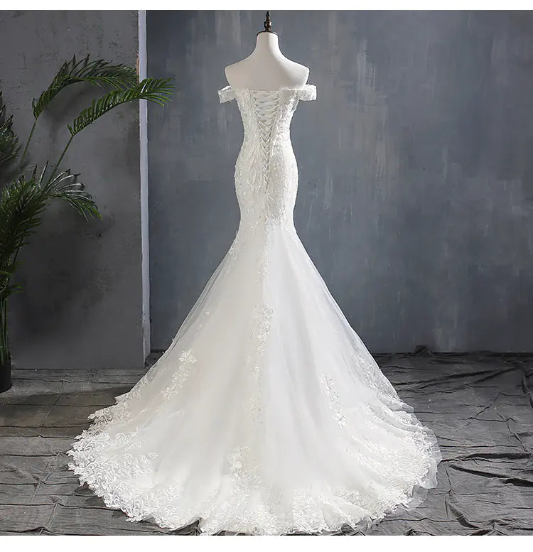 2020 New Mermaid Lace Wedding Dress with Train